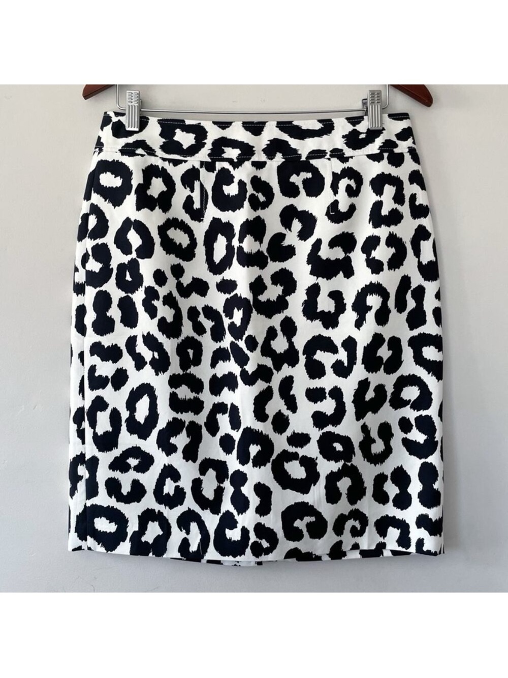 LOFT Black & White Leopard Print Pencil Skirt Size 8 EUC